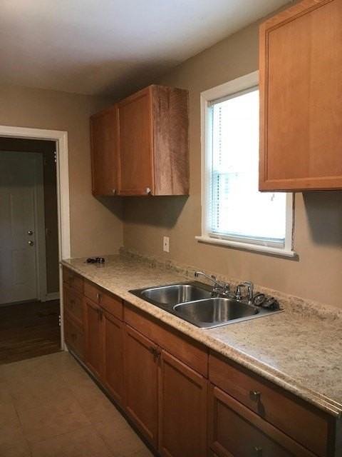 2306 W Tennessee St - Photo 6 of 17