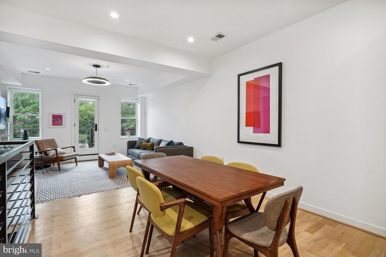 2242 Ontario Rd Nw Apt 3 #3 - Photo 3 of 20