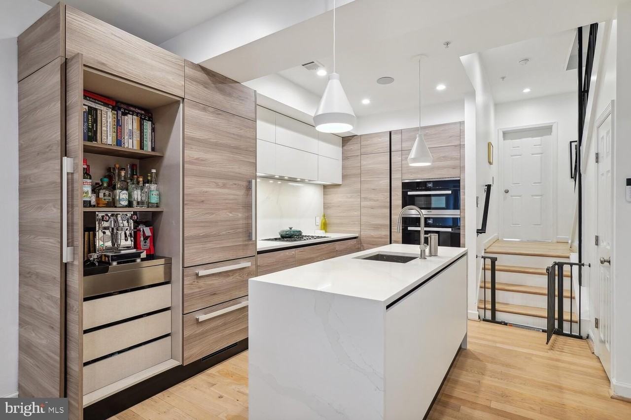 2242 Ontario Rd Nw Apt 3 #3 - Photo 4 of 20