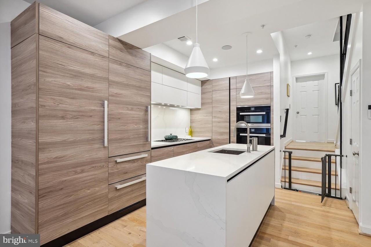 2242 Ontario Rd Nw Apt 3 #3 - Photo 5 of 20