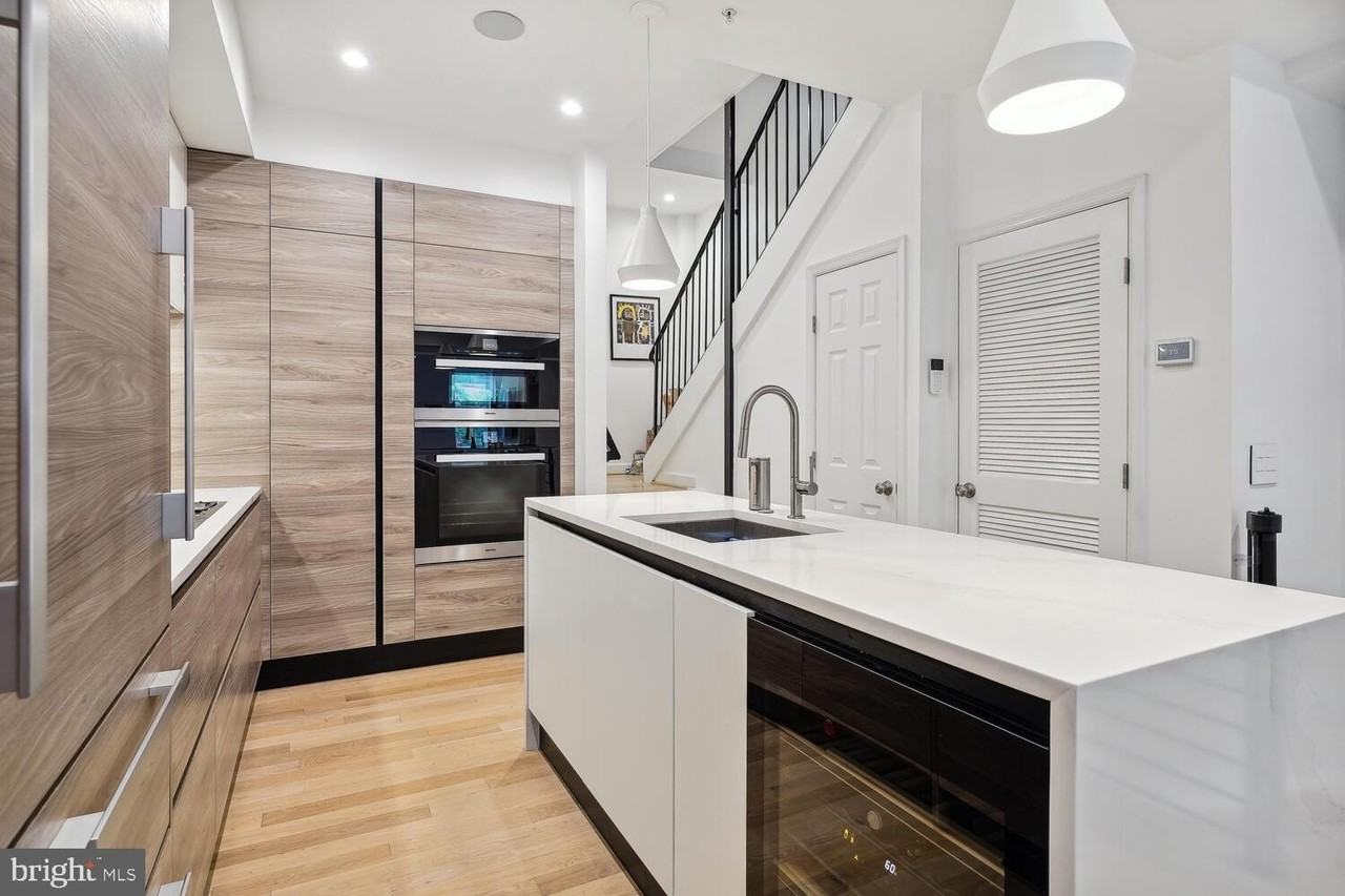 2242 Ontario Rd Nw Apt 3 #3 - Photo 6 of 20