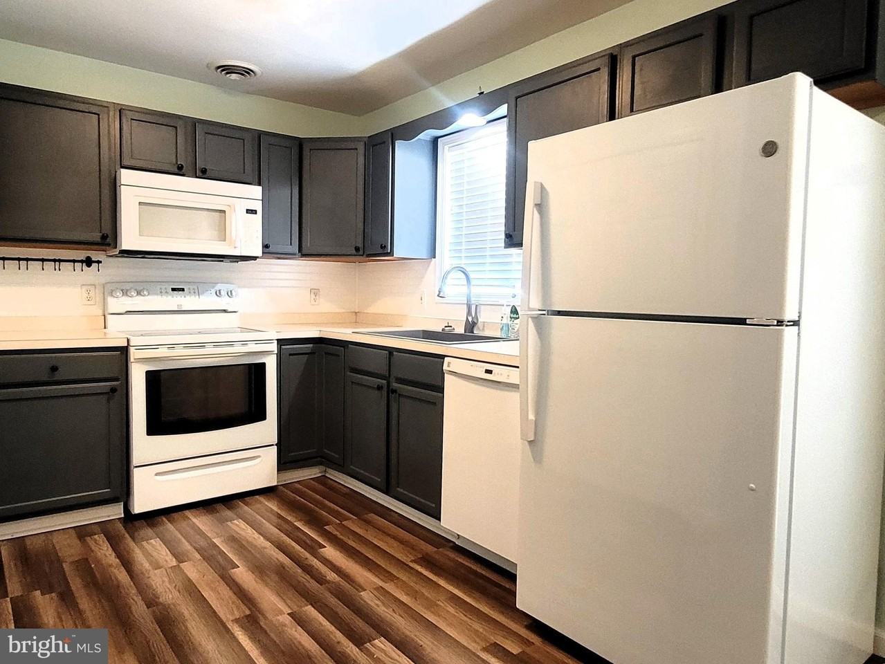 124 Dickens Ln - Photo 5 of 22