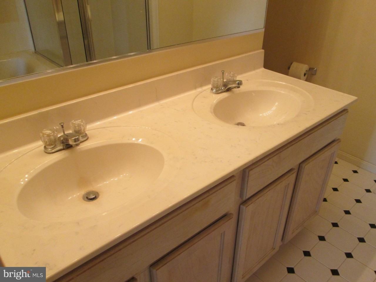 2004 Travis Point Ct - Photo 4 of 14