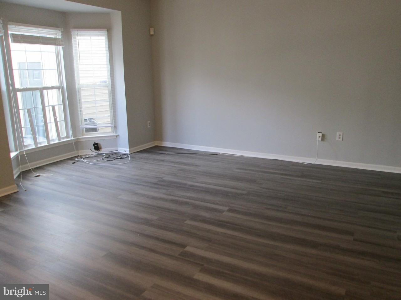 2004 Travis Point Ct - Photo 7 of 14