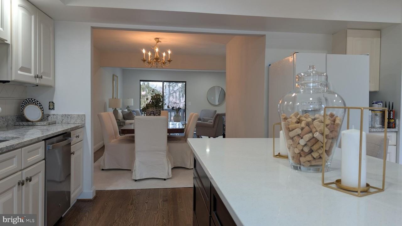 310 Kimrick Pl - Photo 5 of 36