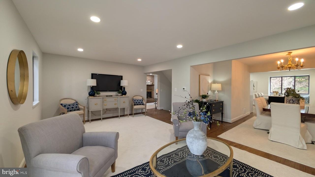 310 Kimrick Pl - Photo 7 of 36