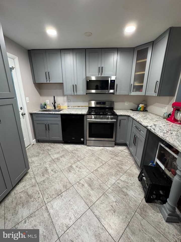 7408 Digby Rd Rm 3 #3 - Photo 4 of 7