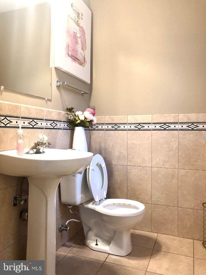 614 Eisenhower Dr - Photo 7 of 15