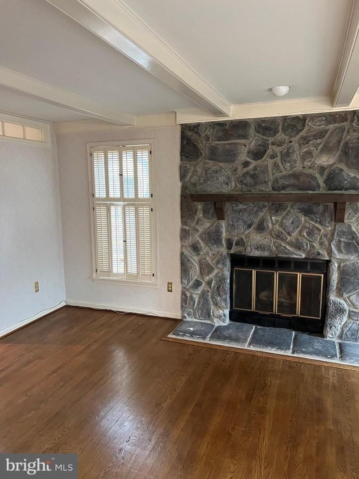 10775 Brewer House Rd - Photo 4 of 19