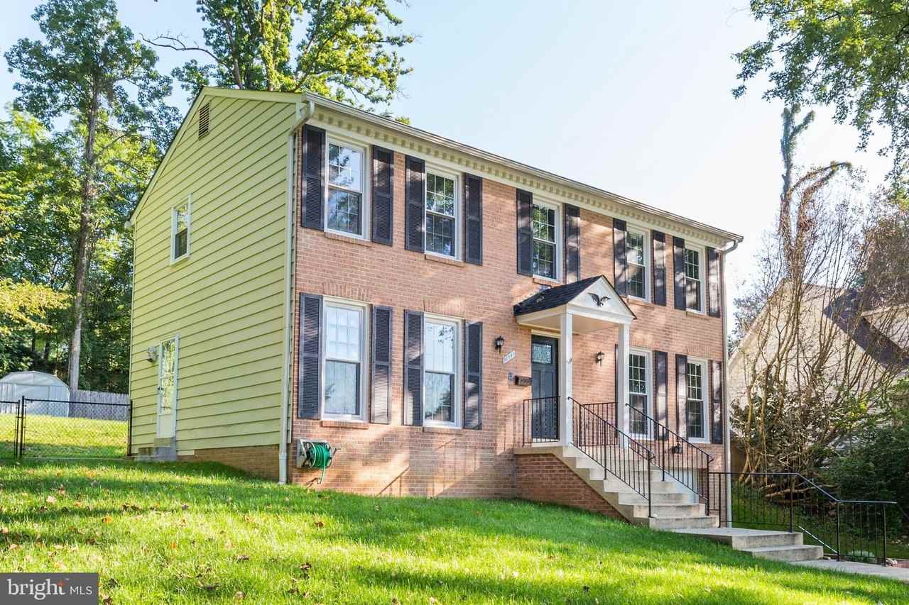 10541 Farnham Dr - Photo 2 of 50