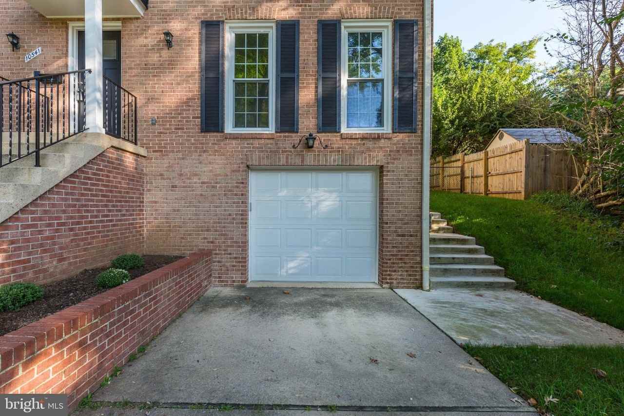 10541 Farnham Dr - Photo 6 of 50