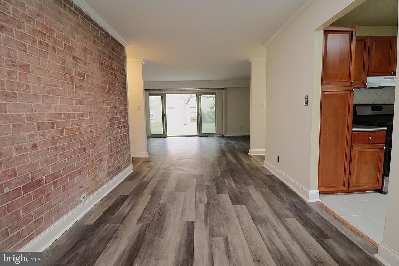 6010 Westchester Park Dr Apt T2 #T2 - Photo 6 of 23