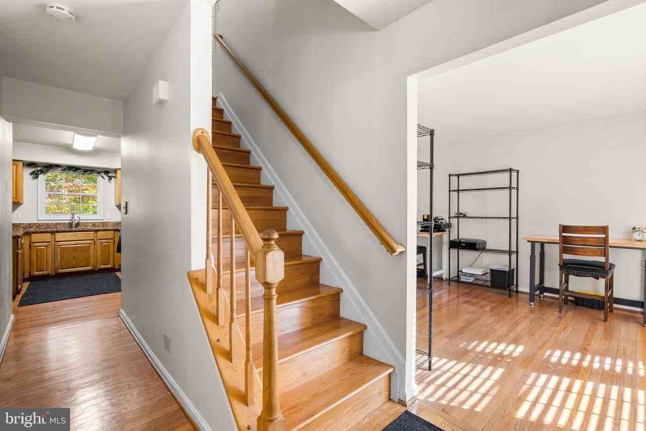 2914 Hatboro Pl - Photo 4 of 42