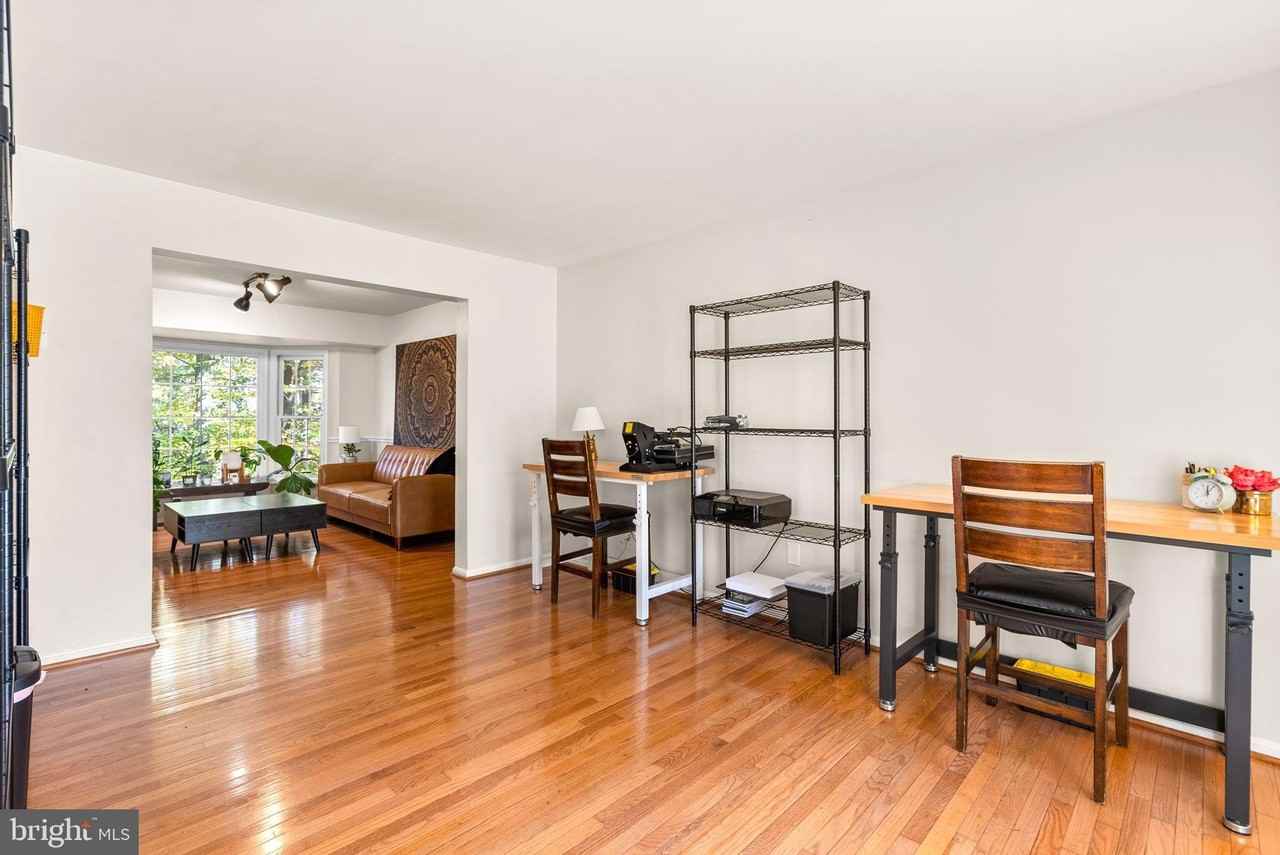 2914 Hatboro Pl - Photo 5 of 42