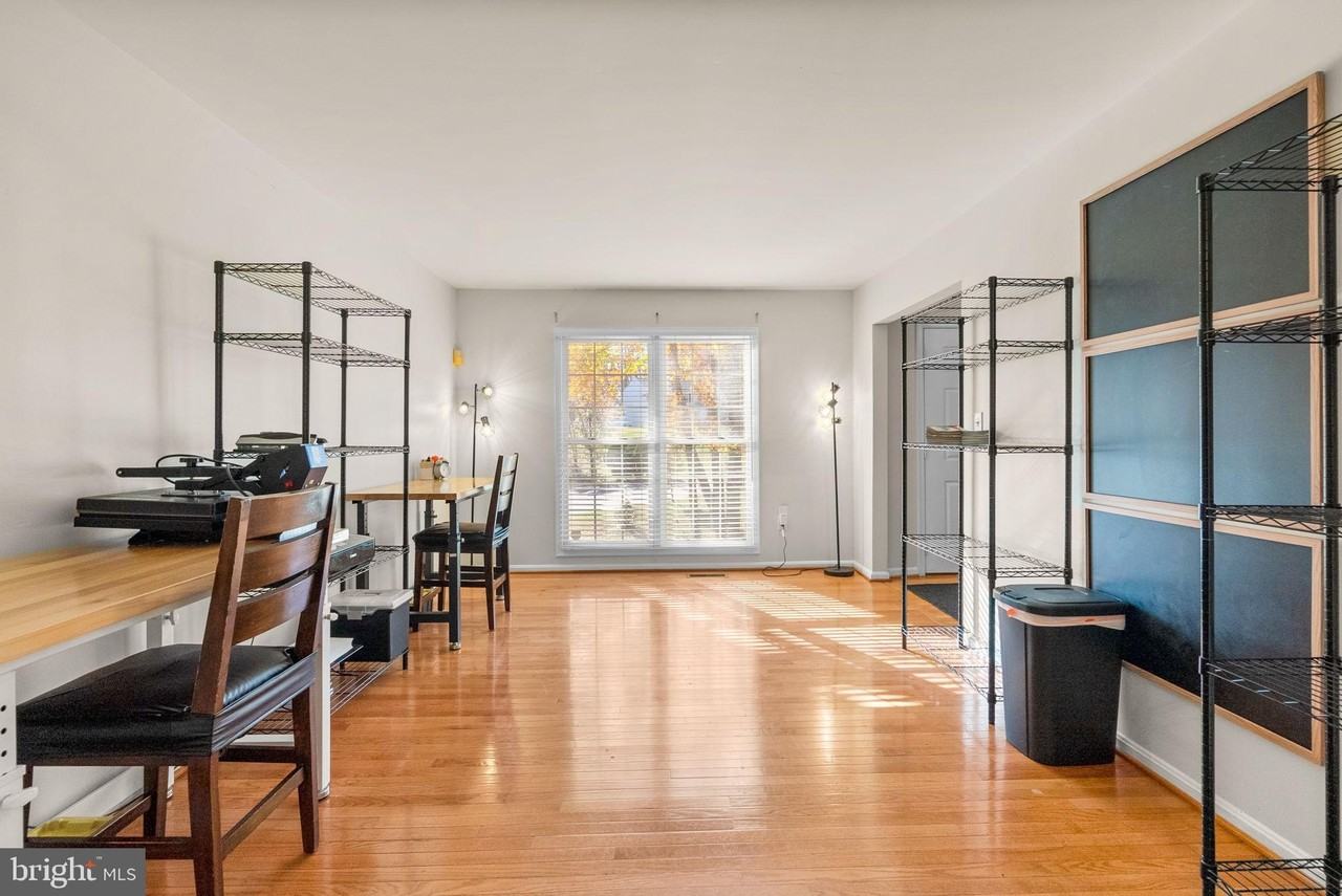 2914 Hatboro Pl - Photo 7 of 42