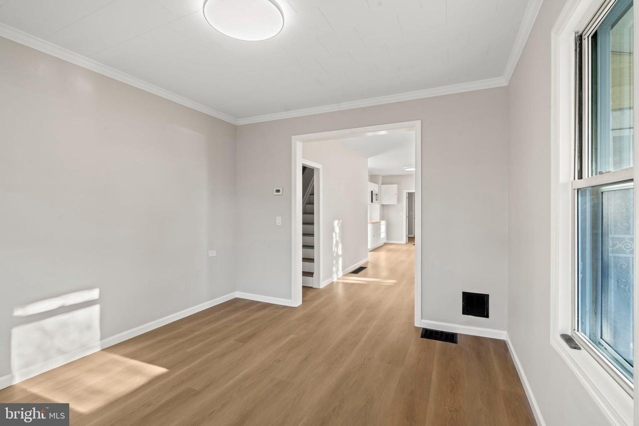 606 Spruce St - Photo 6 of 29