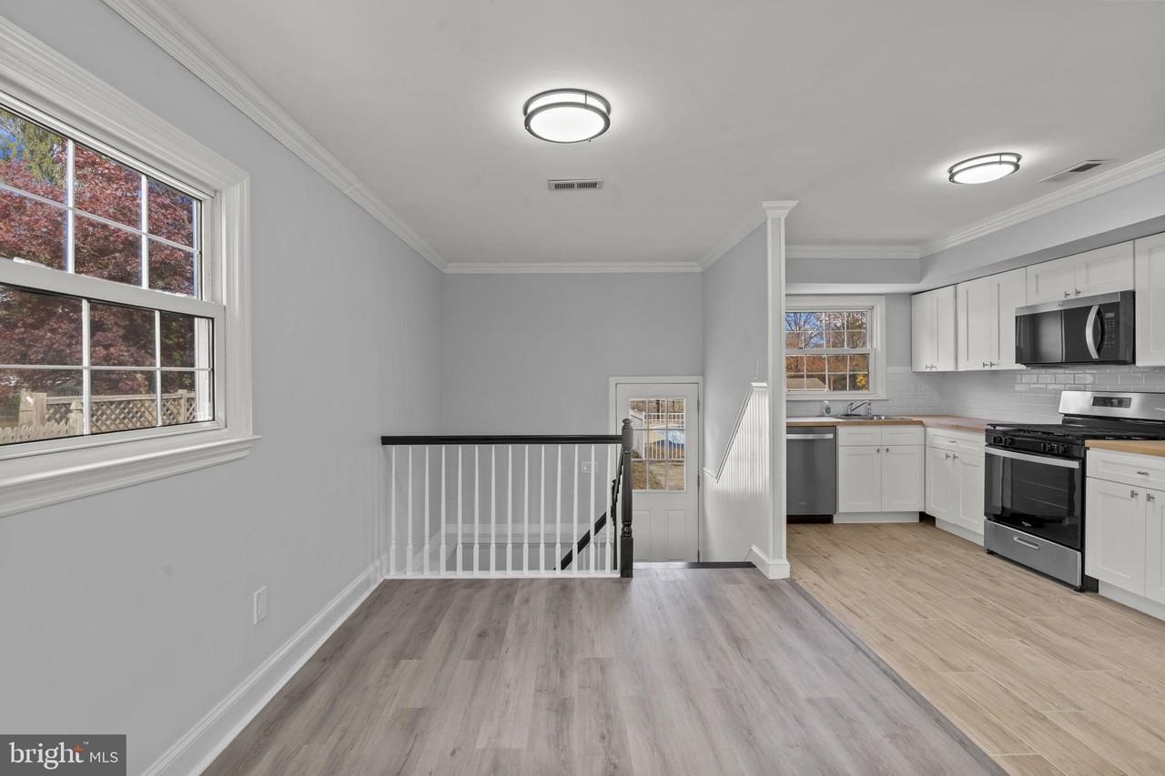 418 Delview Ln - Photo 6 of 32