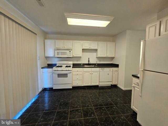 1608 Beacon Hill Dr - Photo 7 of 17