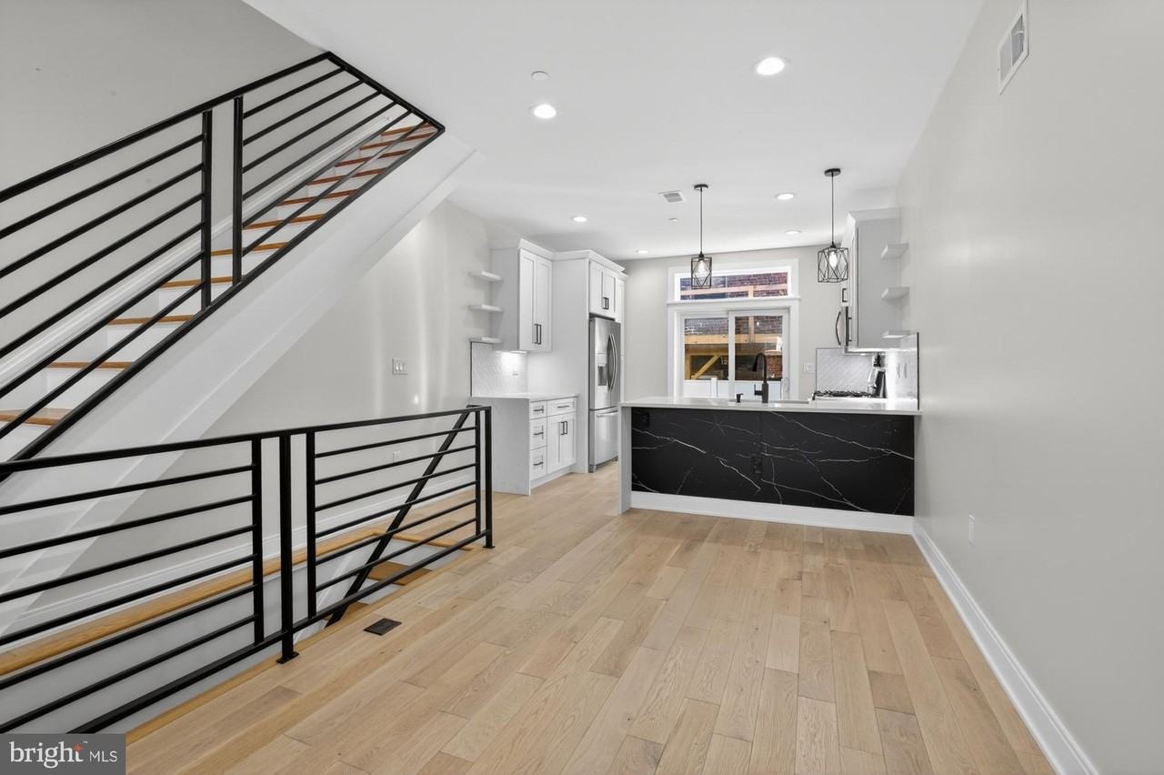 2138 E Albert St - Photo 4 of 39