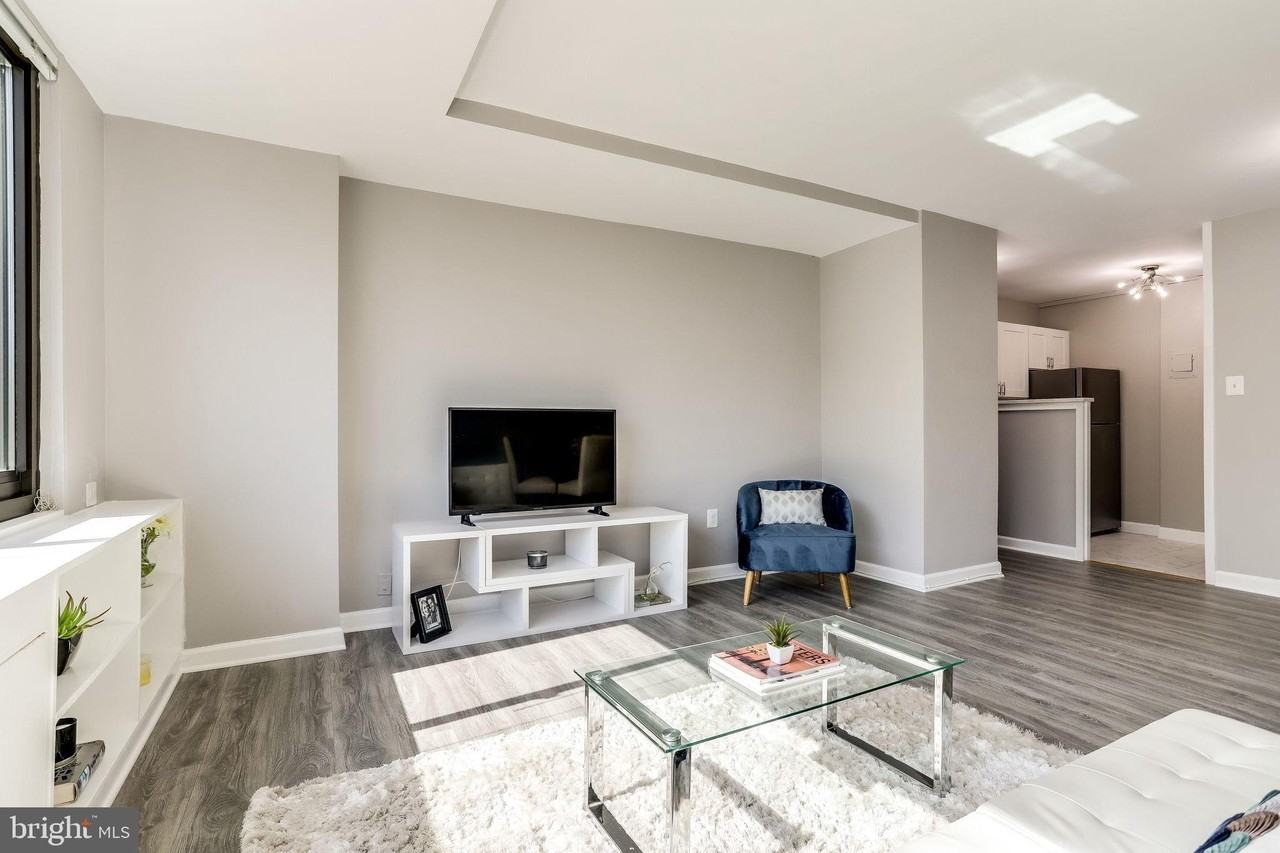 1011 Arlington Blvd Apt 442 #442 - Photo 3 of 21