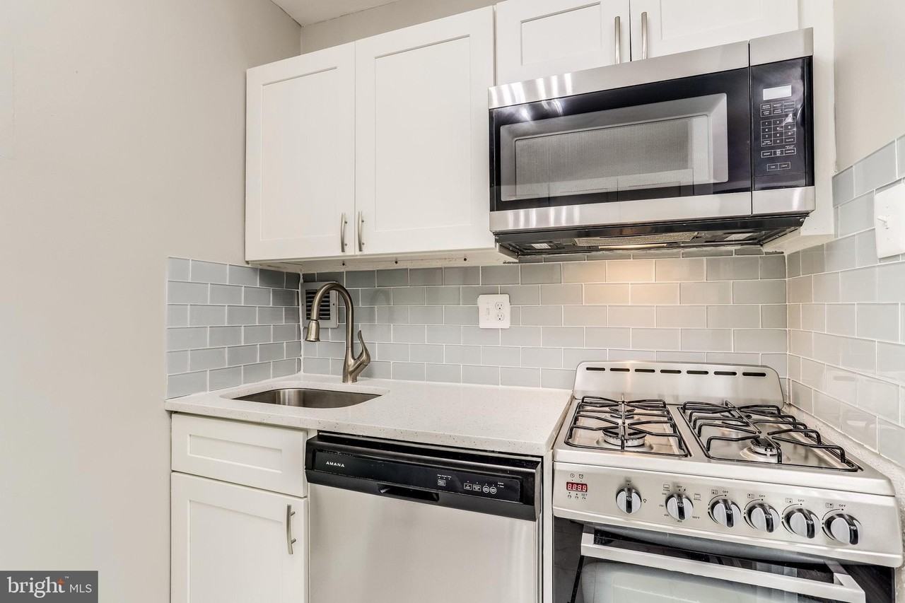 1011 Arlington Blvd Apt 442 #442 - Photo 5 of 21