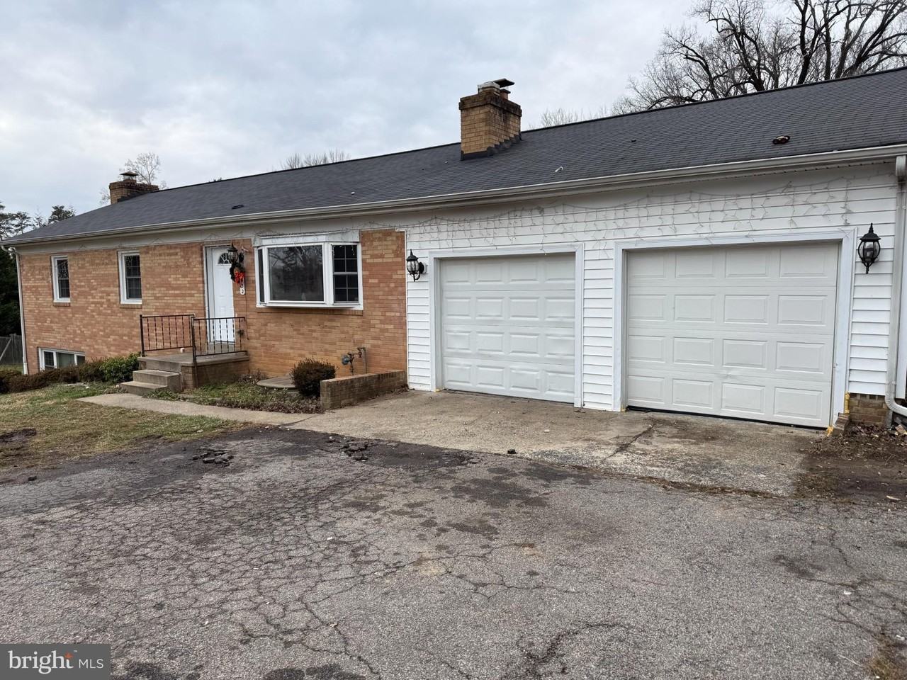 4032 Olley Ln - Photo 2 of 48