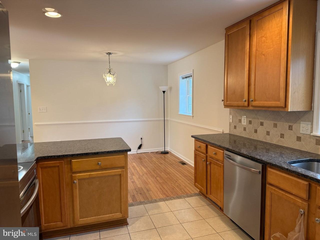 4032 Olley Ln - Photo 7 of 48