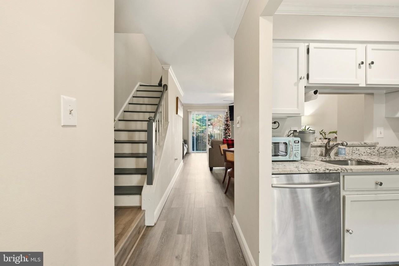 2964 Kings Station Ct - Photo 3 of 26