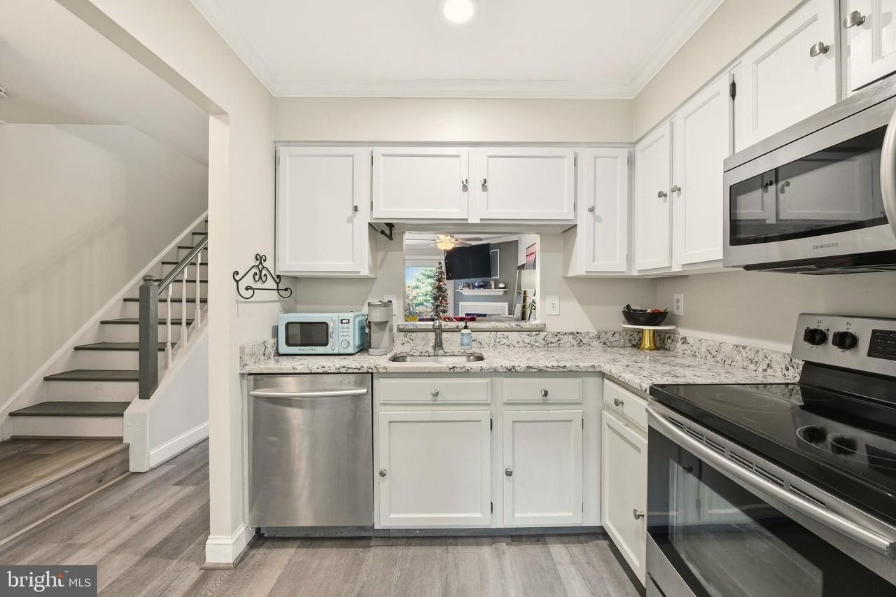 2964 Kings Station Ct - Photo 6 of 26