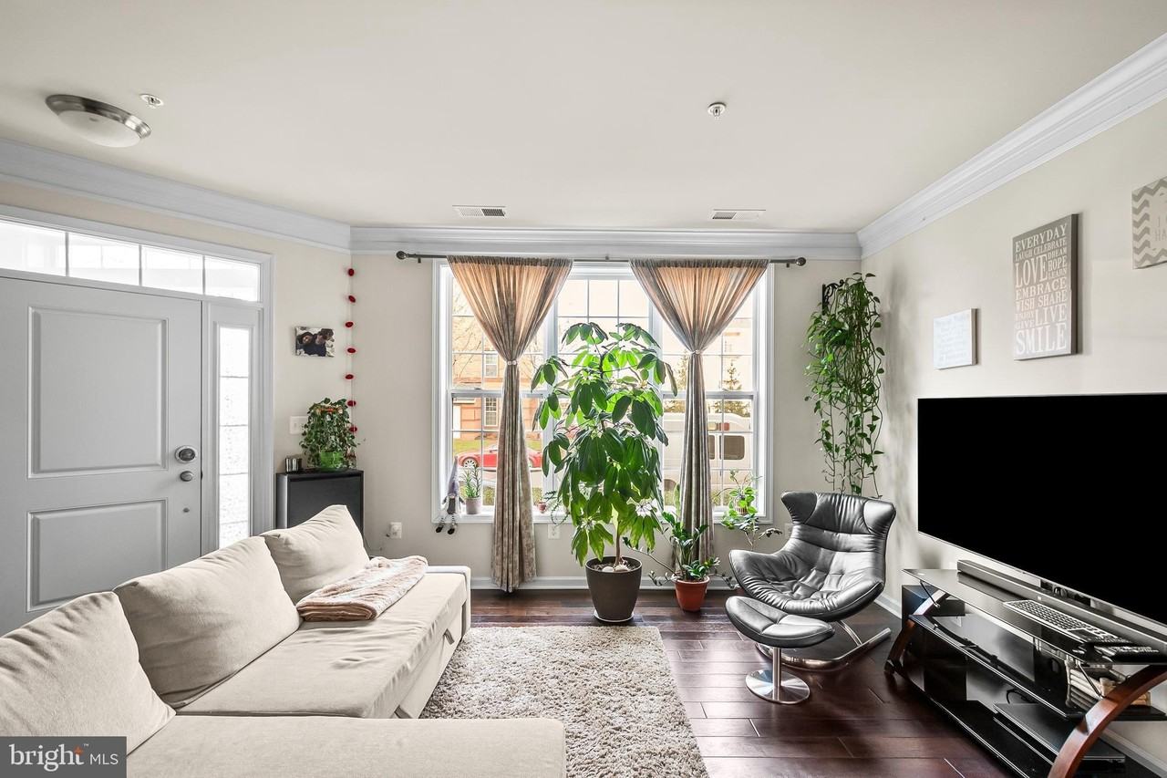 43151 Wealdstone Ter - Photo 5 of 30