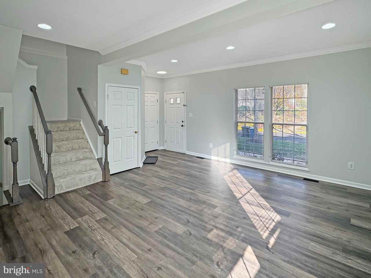 25415 Morse Dr - Photo 2 of 31