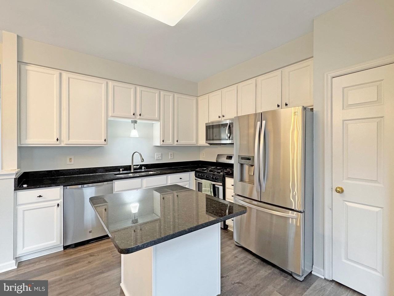 25415 Morse Dr - Photo 7 of 31