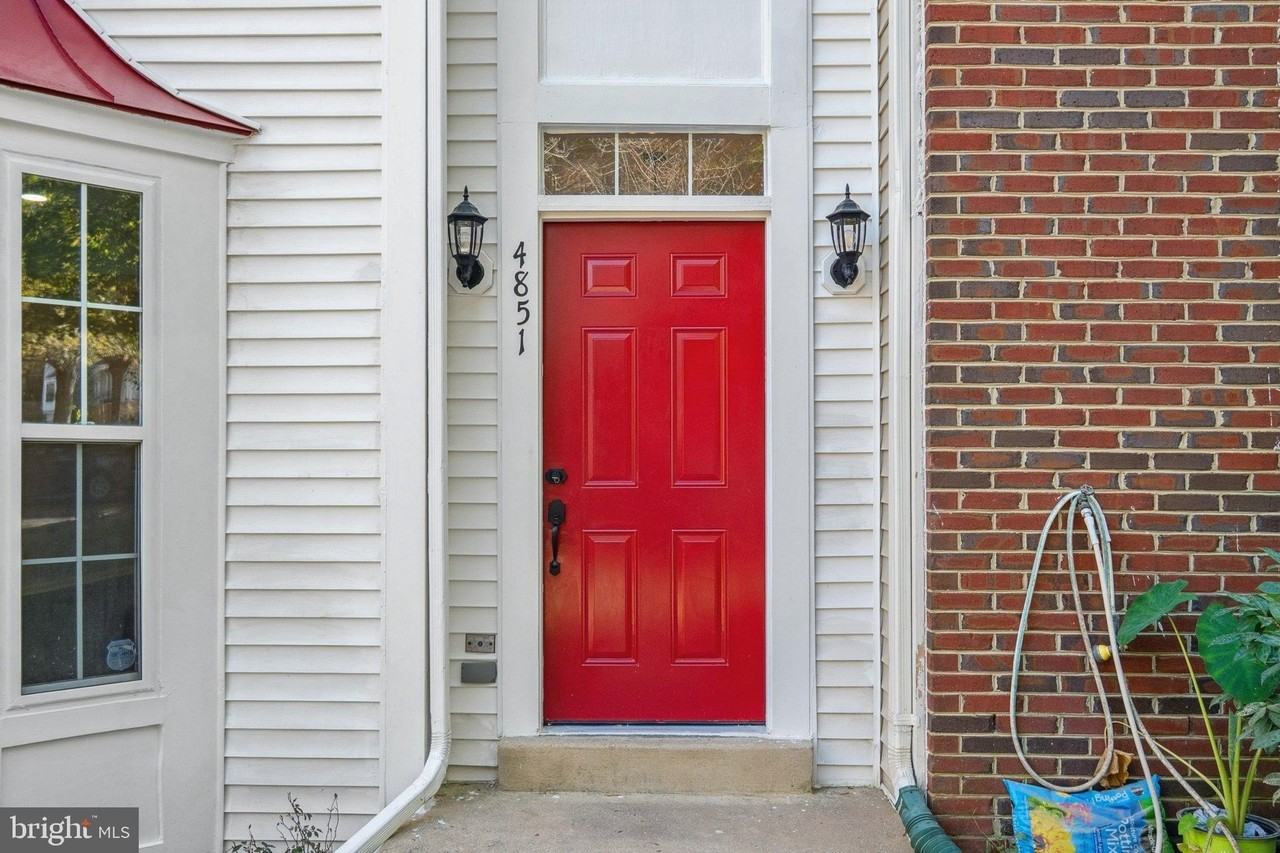 4851 Ebb Tide Ct - Photo 3 of 30