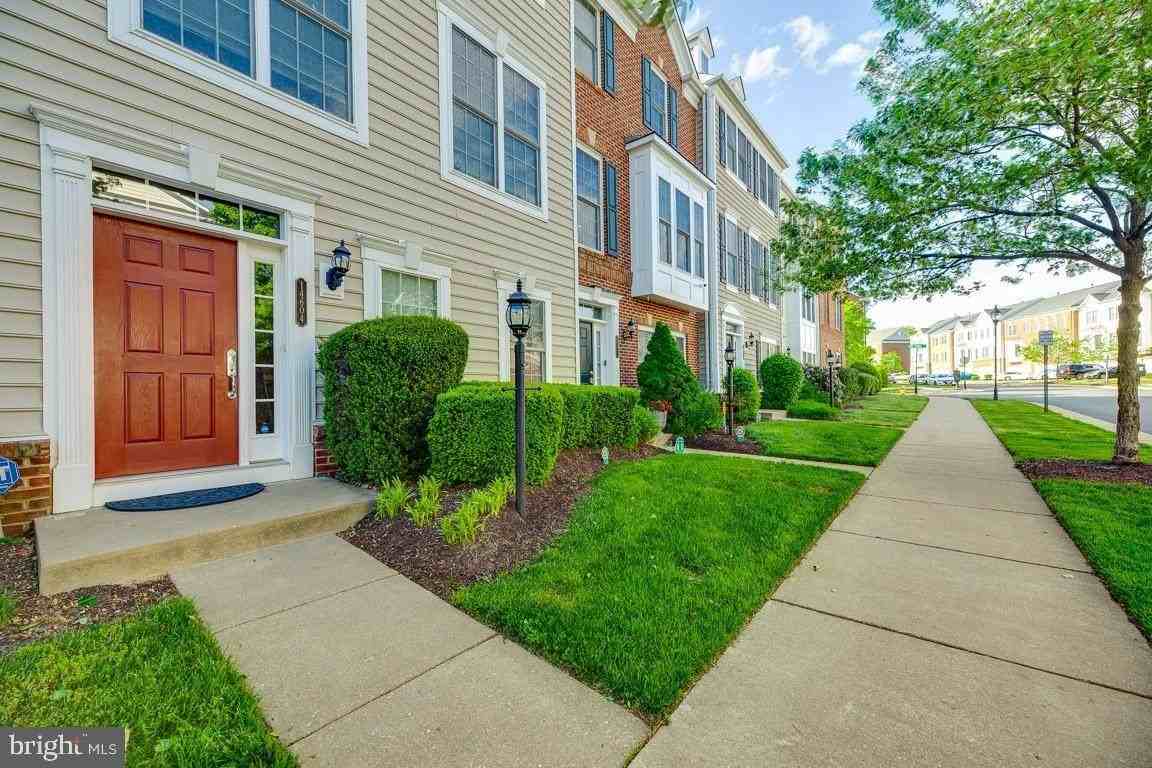 14604 Crossfield Way - Photo 2 of 46