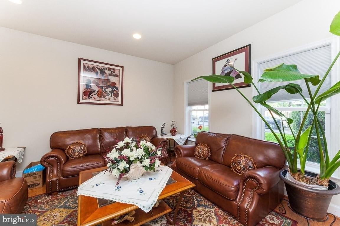 14604 Crossfield Way - Photo 4 of 46