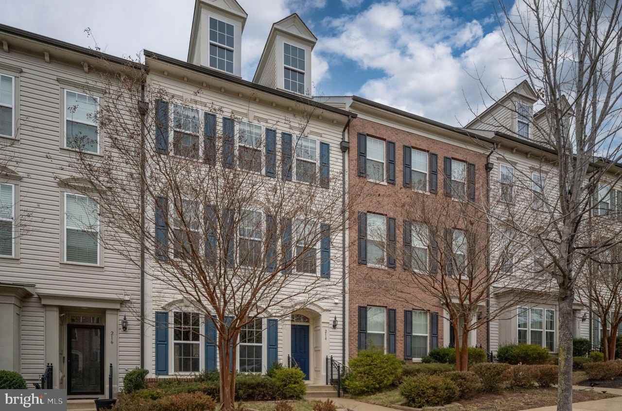 214 Almond Dr - Photo 2 of 50