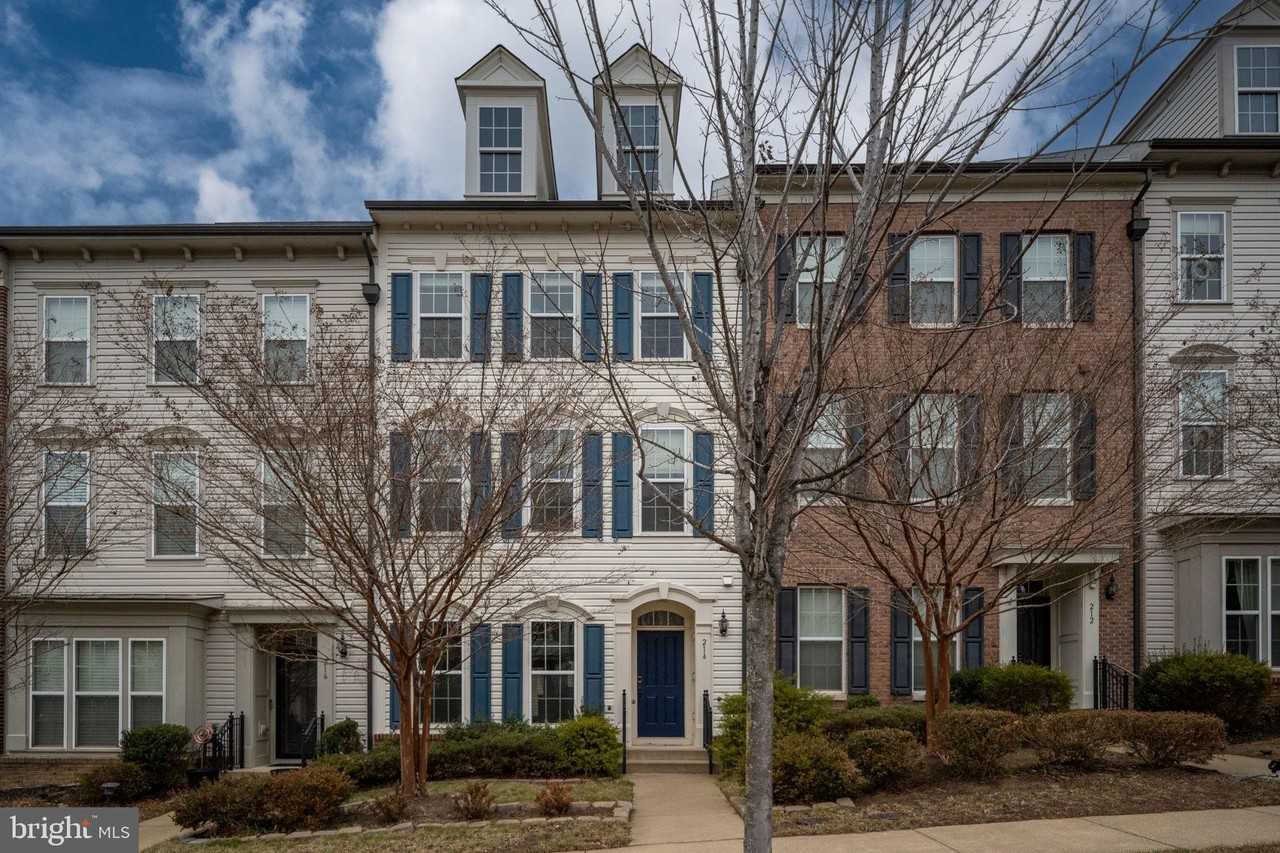 214 Almond Dr - Photo 3 of 50