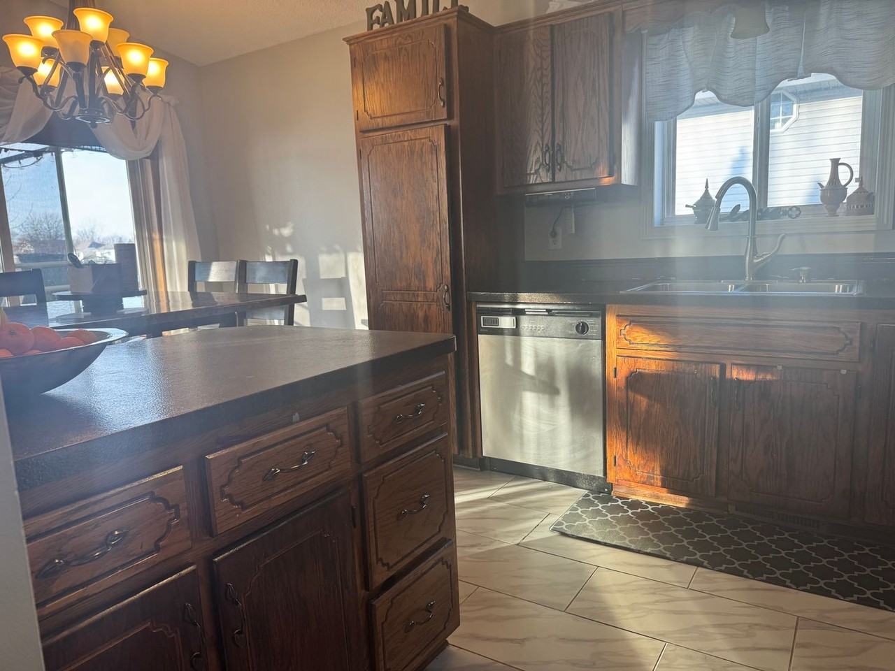 9712 Hames Ct S - Photo 3 of 17