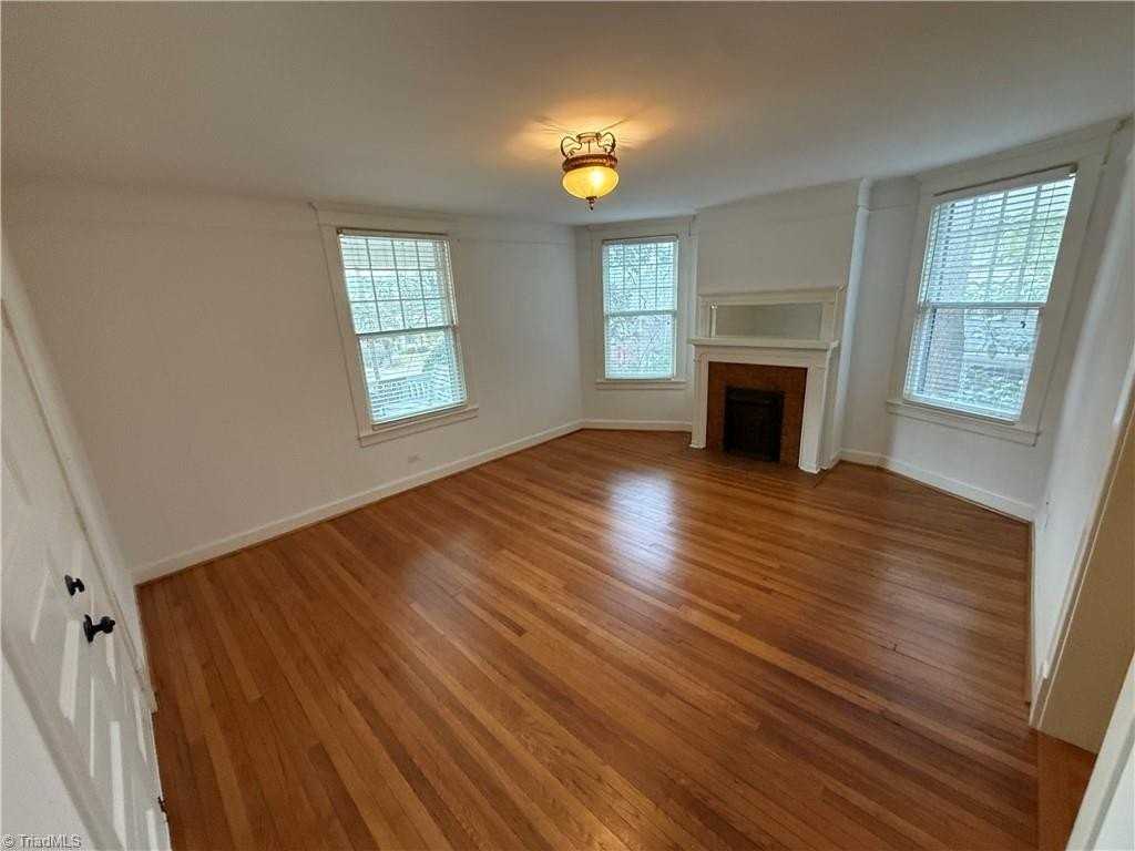 1301 Clover St #2 - Photo 6 of 6