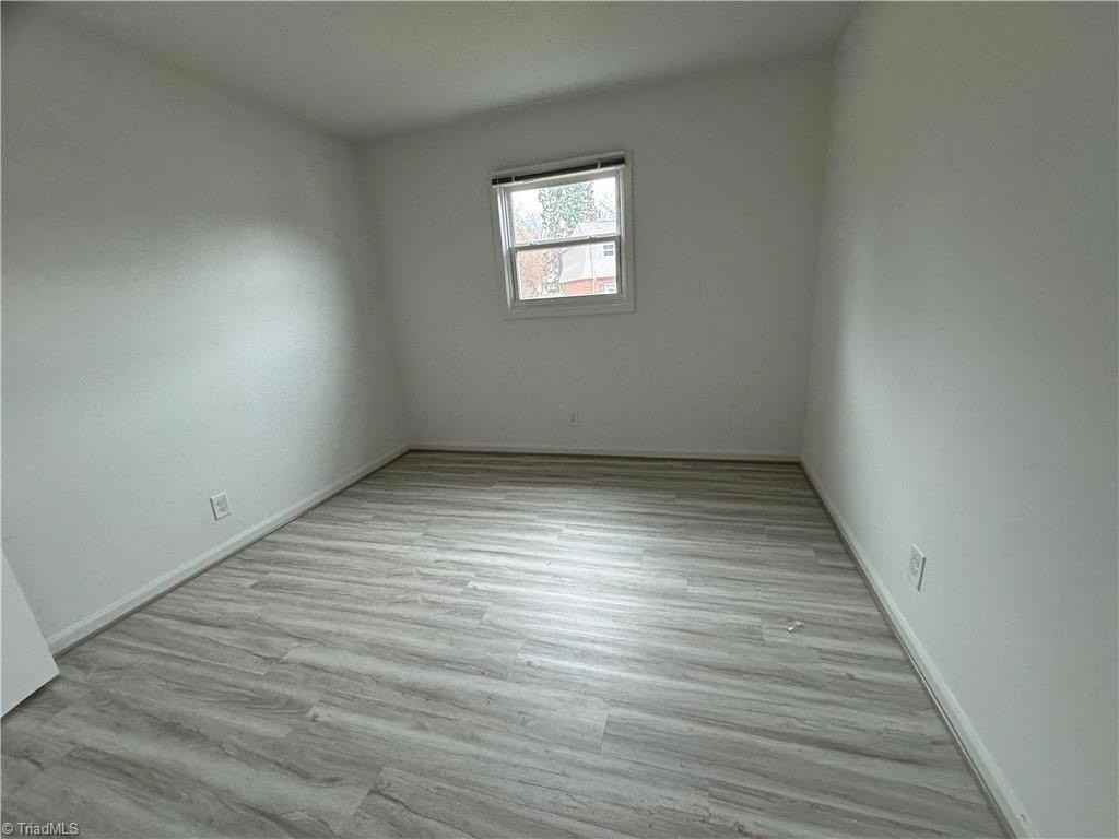 221 Mayberry Ave - Photo 3 of 4