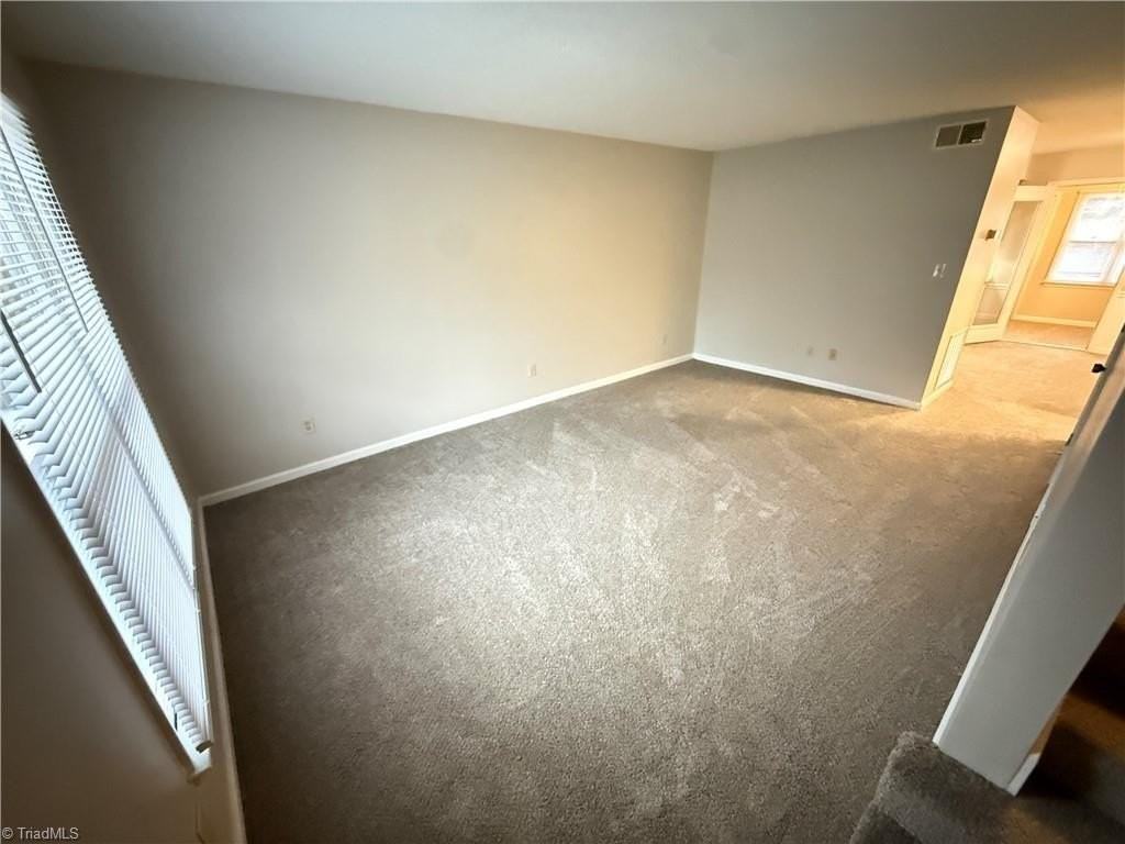 1018 Cedar Place Ct - Photo 2 of 13