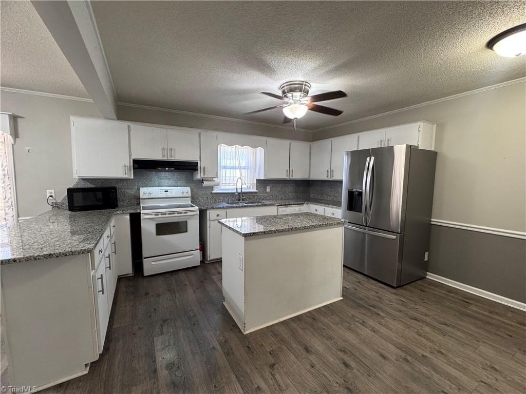 4586 Starmount Rd - Photo 2 of 35