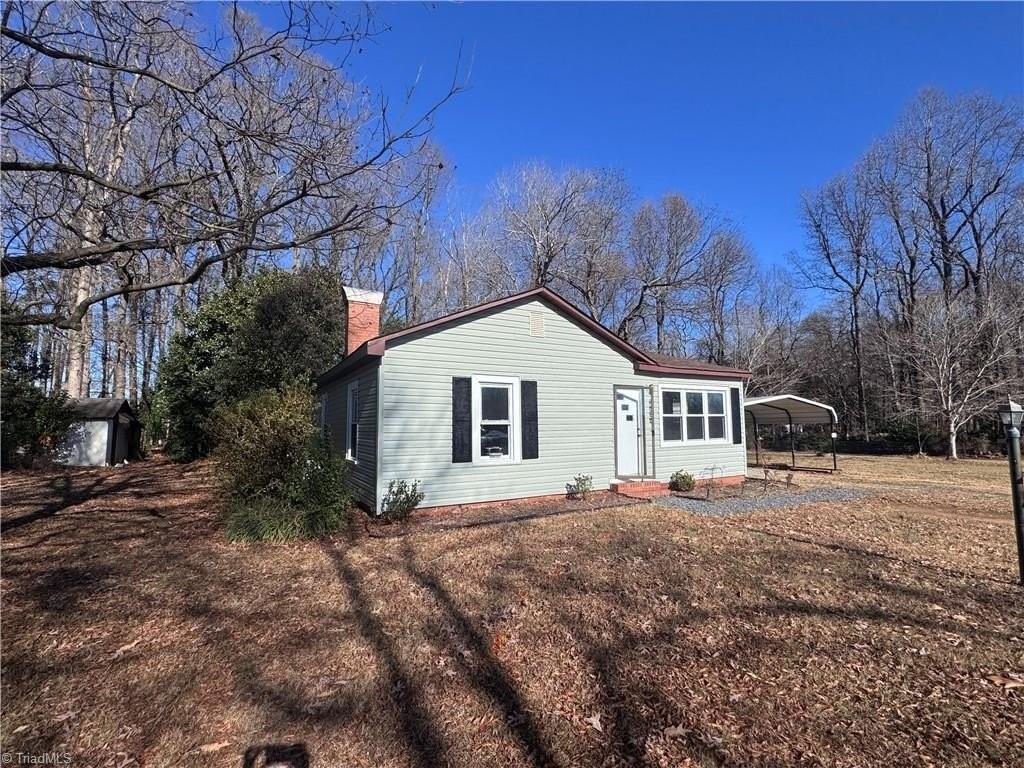 4586 Starmount Rd - Photo 5 of 35