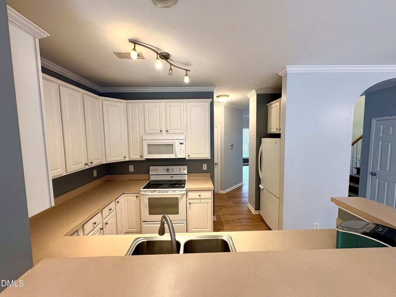 8417 Aztec Dawn Ct - Photo 5 of 17