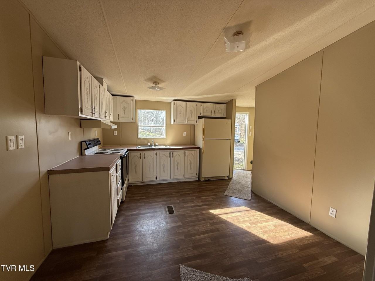 5633 Orebank Rd - Photo 7 of 8