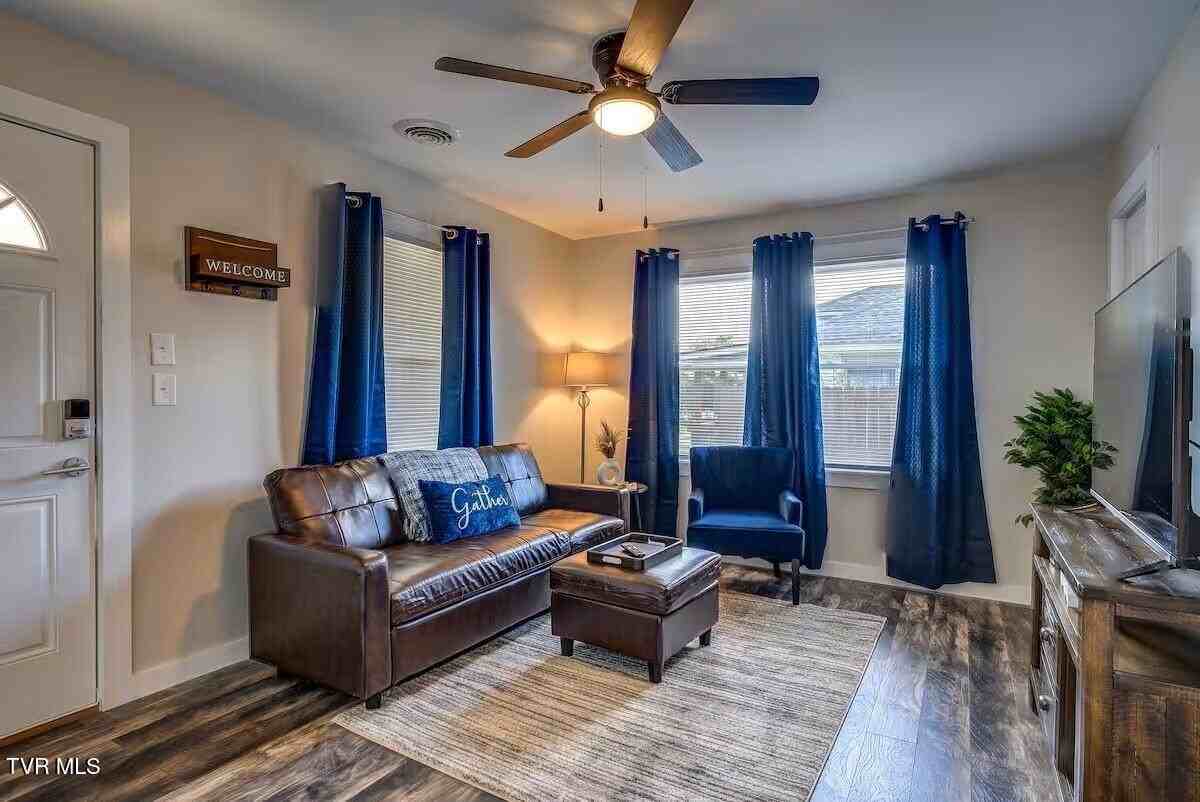 1330 E Sevier Ave - Photo 4 of 18
