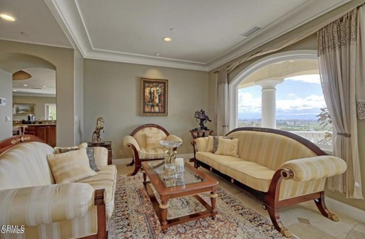 6153 Cobblestone Dr - Photo 4 of 21