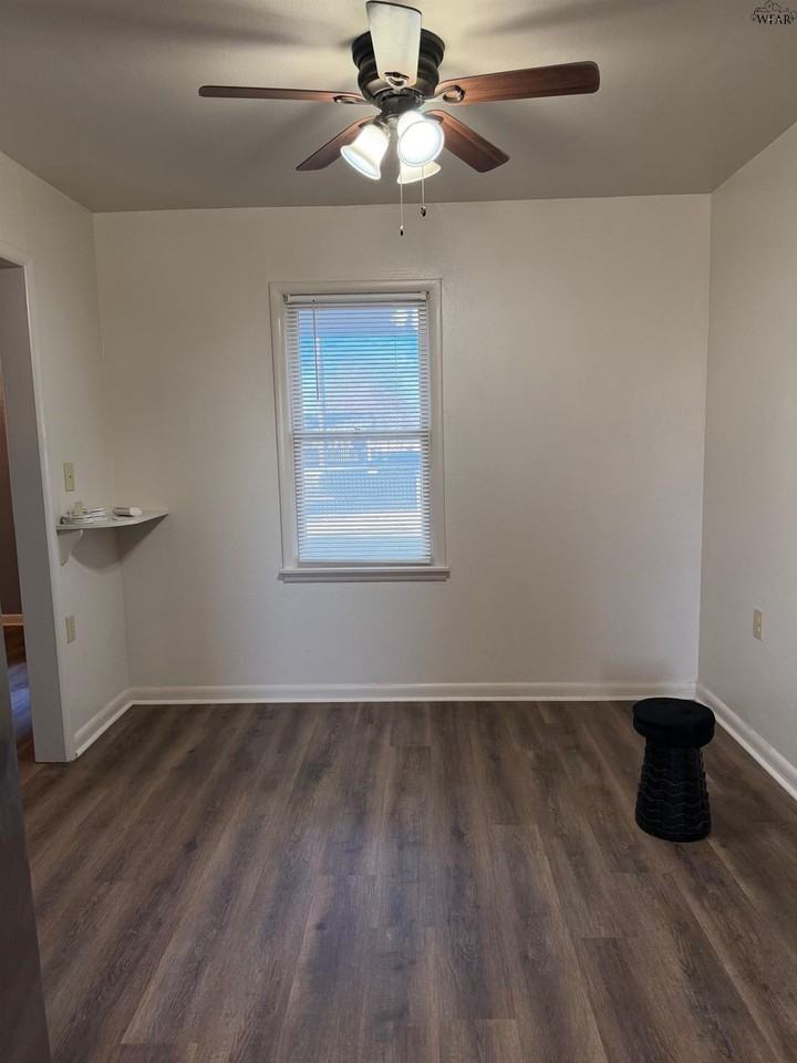 1019 Harris Ln - Photo 5 of 17