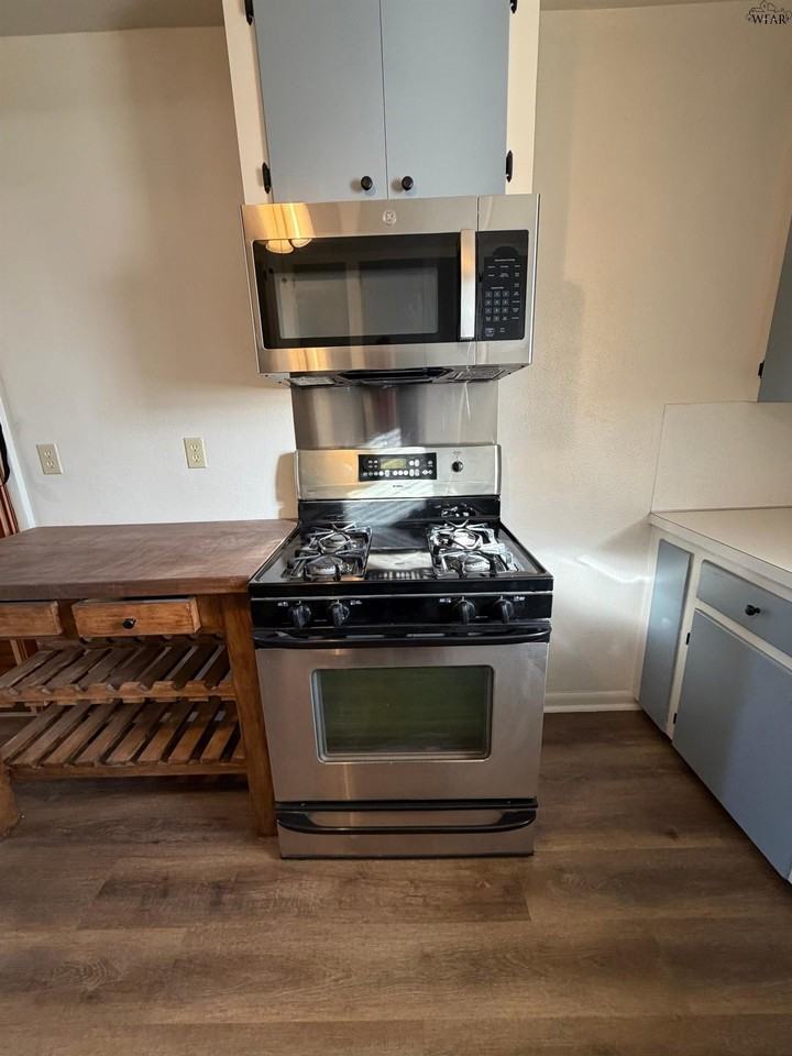 1019 Harris Ln - Photo 6 of 17