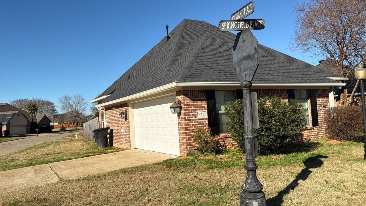 415 Springfield Pl - Photo 4 of 46